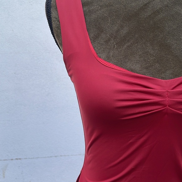 Red Top - Picture 4 of 8